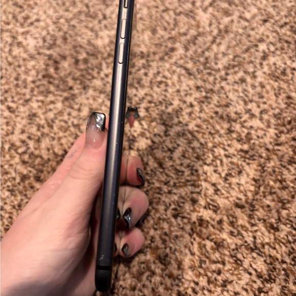 Apple iPhone 8 Plus - Picture 6 of 8